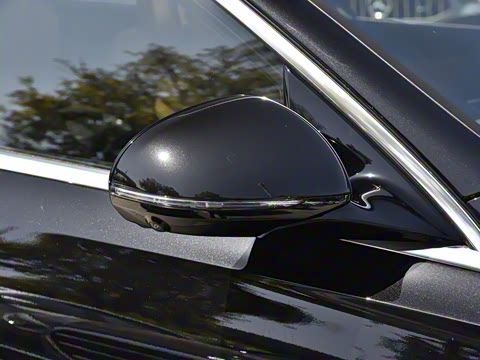 2025�� �Ŀ� E 300 L �����