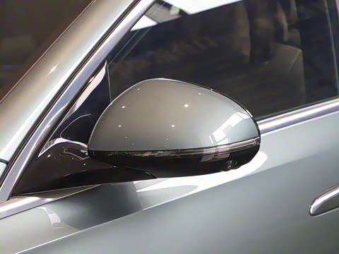 2025�� �Ŀ� E 300 L ������