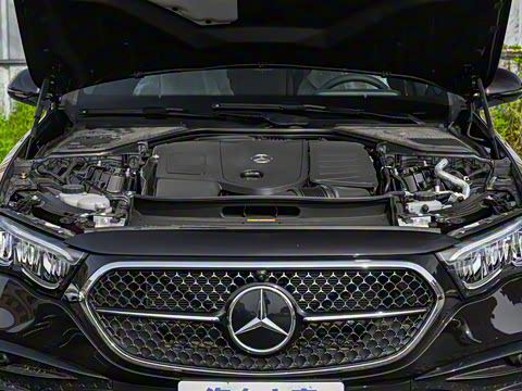 2025�� �Ŀ� E 260 L �˶���