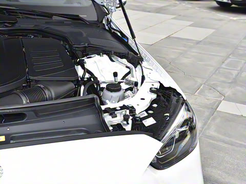 2025�� �Ŀ� C 200 L �˶���