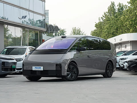 2025�� Ultra ���ܻ��°�