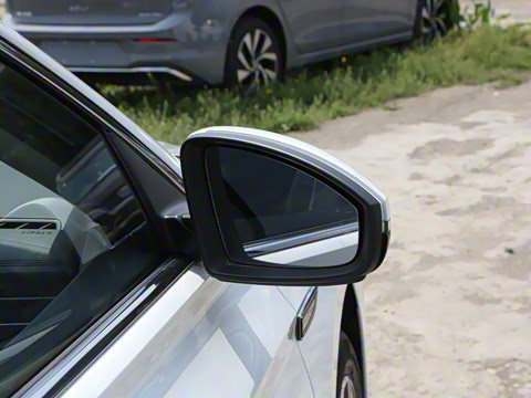 2025�� �Ŀ�� 300TSI DSG��Խ��