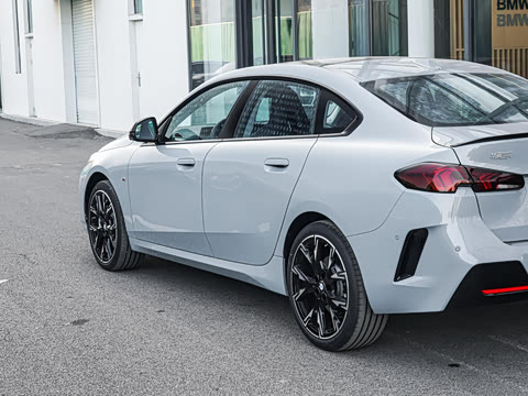 2025�� 225L M�˶���ҹ��װ