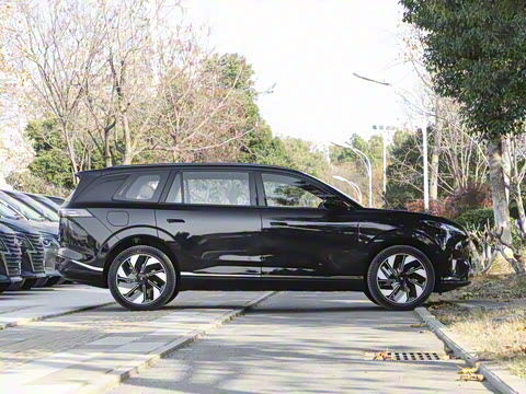 2025�� 636Max����� 5��