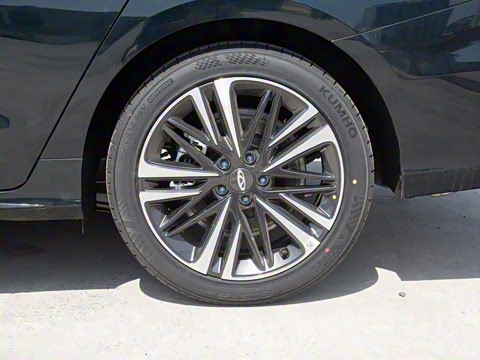 2025�� 2.0T DCT��