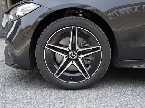 2025�� �Ŀ� C 260 L �ҹ�˶���