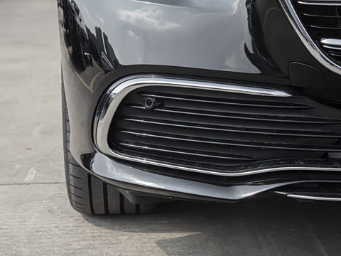 2025�� S 400 L ������