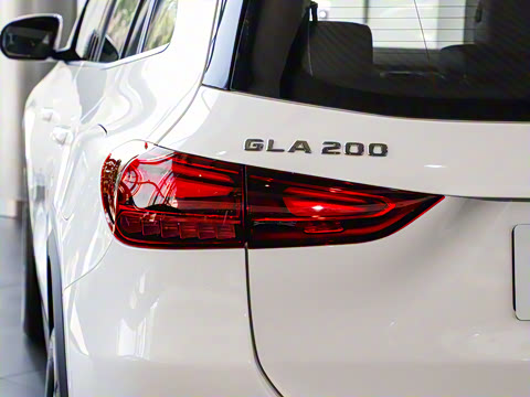 2025�� �Ŀ� GLA 200