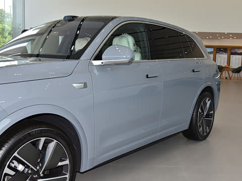 2025�� Pro ���ܻ��°�