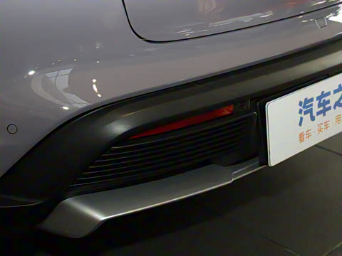 2024�� Taycan 4 Cross Turismo