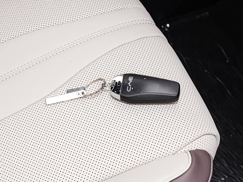 2025�� EV �Ǽݰ� 605km �콢��