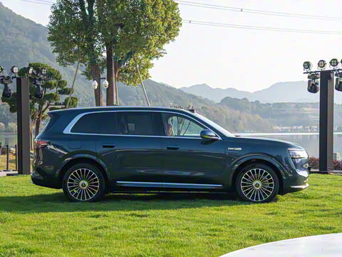 2025�� ���� Ultra�� 53.4kWh 6����