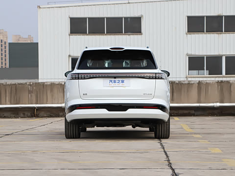 2025�� 210Ultra���Ȱ� 5��