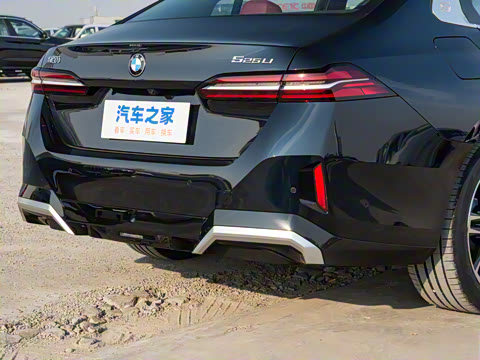 2025�� 525Li M�˶���װ