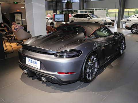 2023�� Spyder RS 4.0L