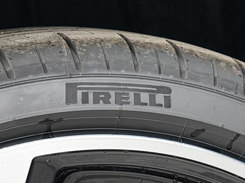 2025�� 200���������� 40 TFSI ���������� B&O ��ҹ��