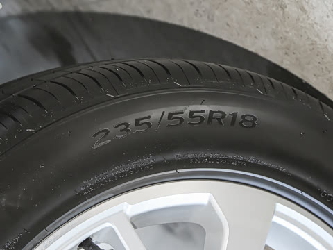 2025�� quattro 45�����ذ� 35TFSI ��ȡ��	