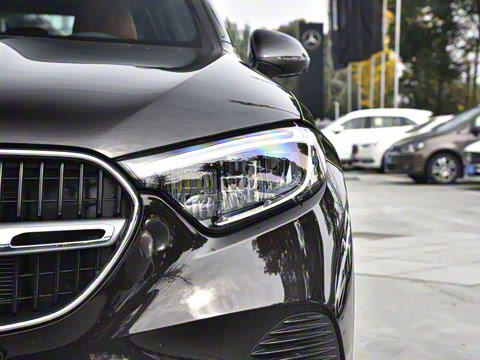 2025�� GLC 260 L 4MATIC ������