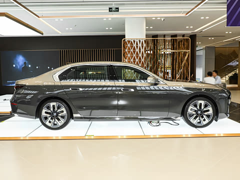 2023�� 740Li ������ ������װ