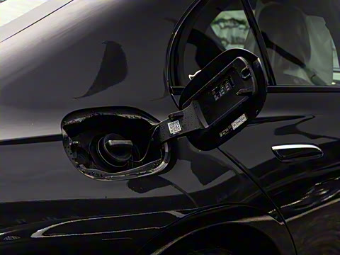 2025�� �Ŀ� E 260 �˶���