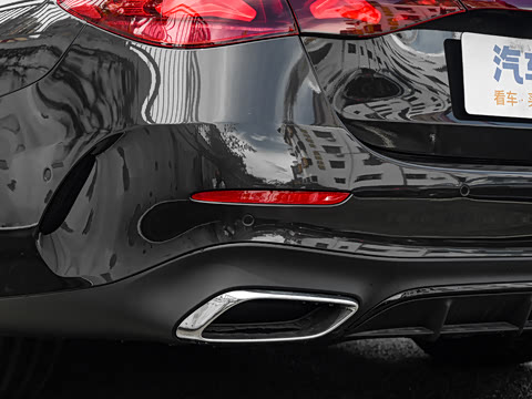 2025�� �Ŀ� E 260 �˶���