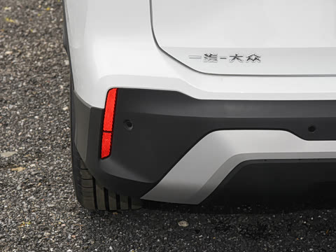 2025�� ̽��L 330TSI ������Ӣ