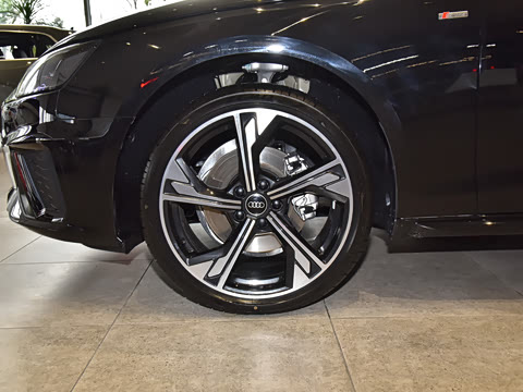 2024�� 40 TFSI ����������(��ҹ��)