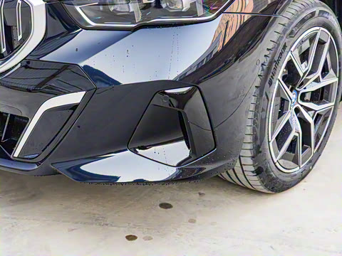 2025�� eDrive 40L M�˶���װ