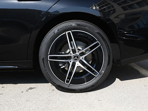 2025�� E 300 ʱ�����˶���