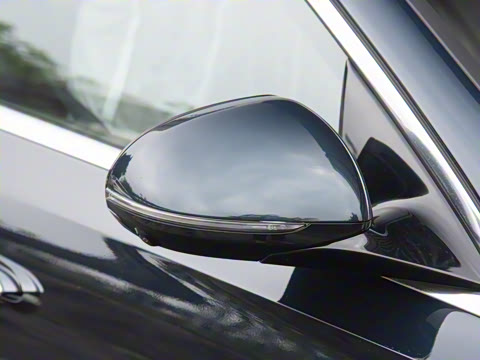 2025�� �Ŀ� E 300 L ������