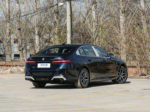 2025�� eDrive 35L M�˶���װ