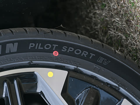 2025�� �����������Ǽݰ� 100kWh