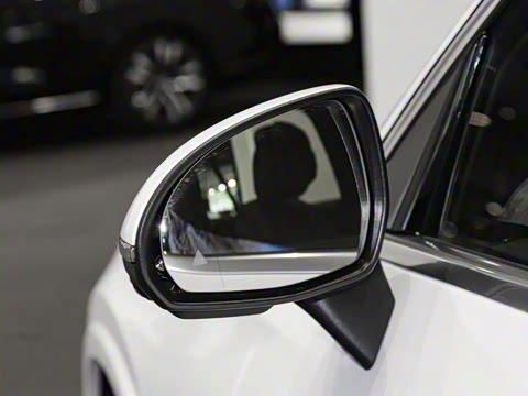 2025�� �Ŀ� GLC 260 L 4MATIC ������