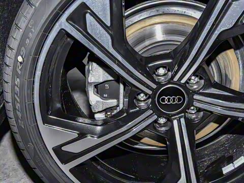 2025�� 200���������� 40 TFSI ���������� B&O ��ҹ��