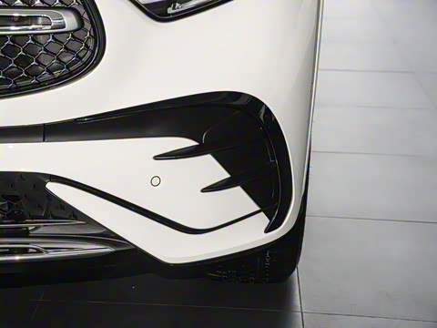 2025�� �Ŀ� GLC 260 L 4MATIC ������