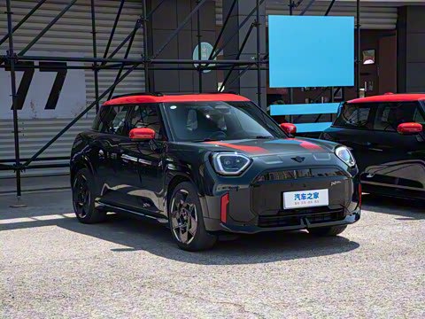 2025�� JOHN COOPER WORKS