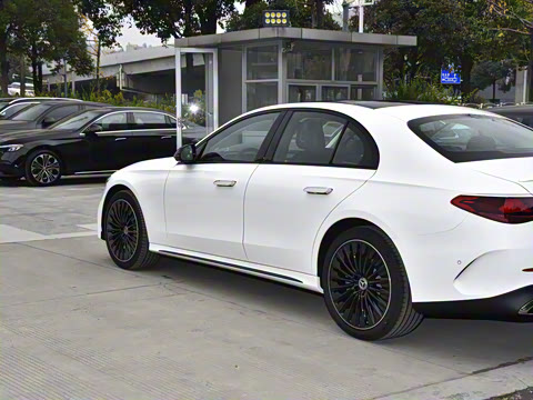 2025�� E 300 �������˶���