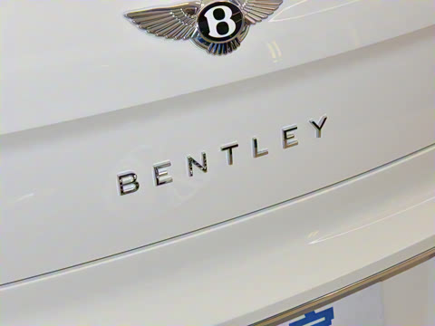 2026�� 4.0T V8 Mulliner