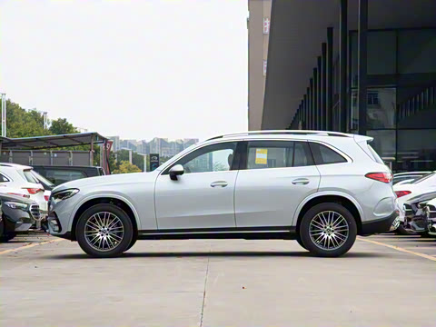 2025�� GLC 300 L 4MATIC ������ 5��