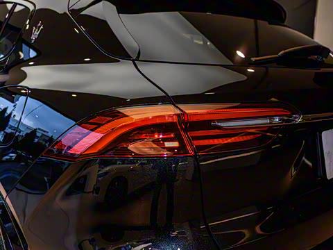 2023�� 3.0T Trofeo