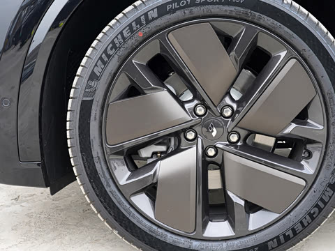 2025�� Ultra ���ܻ��°�