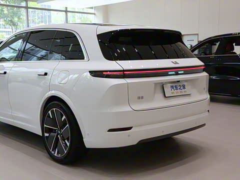 2025�� Ultra ���ܻ��°�