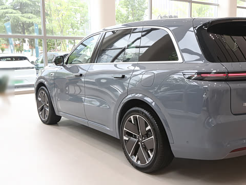 2025�� Ultra ���ܻ��°�