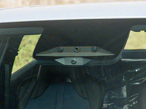 2025�� �Ǽݰ� 305km ���ɰ�