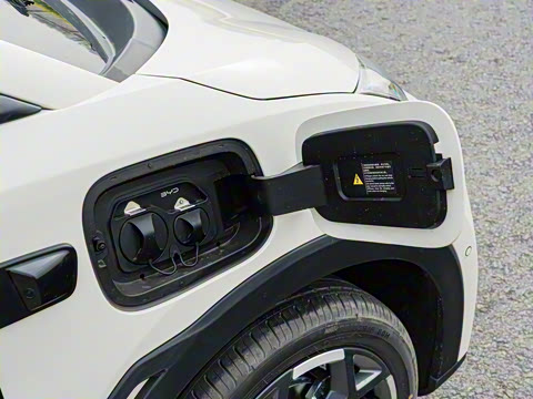 2025�� �Ǽݰ� 305km ���ɰ�