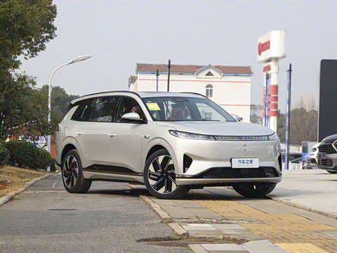 2025�� 210Ultra���̰� 6��