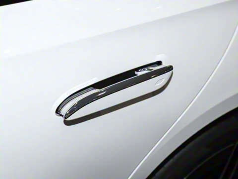 2025�� E 300 ʱ�����˶���