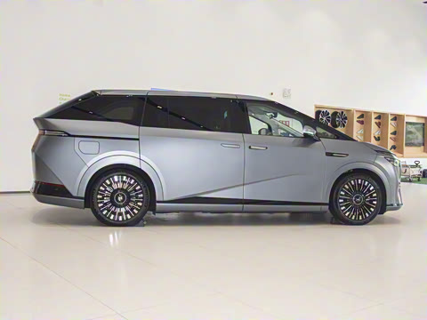 2025�� 740�������� Max