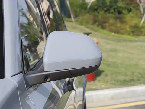 2025�� Ultra ���ܻ��°�