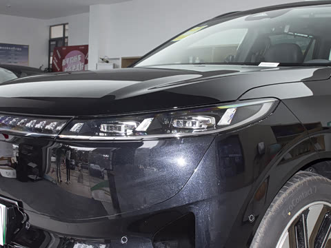 2025�� 210Ultra���Ȱ� 6��